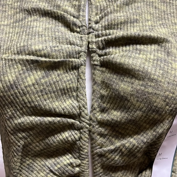 NWT Ribbed Open-Front Top - Picture 3 of 4